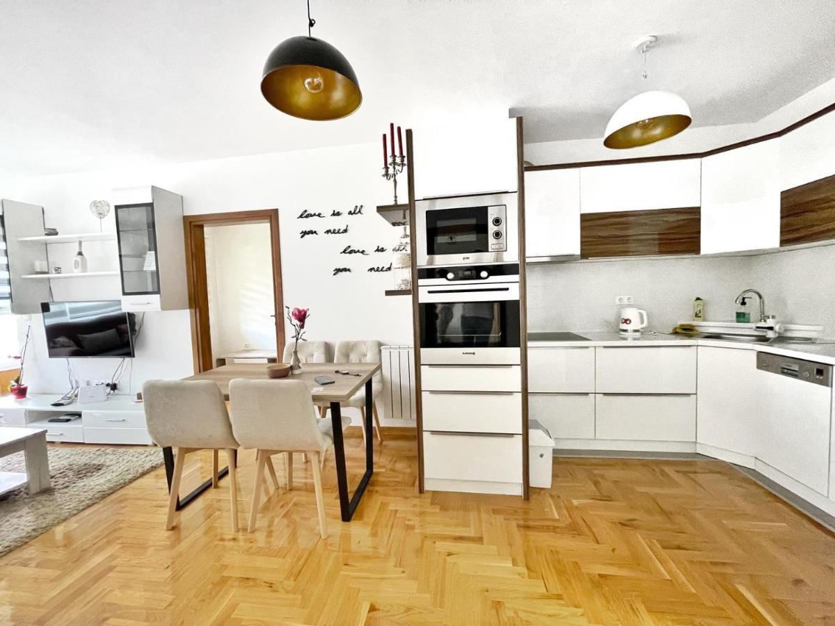 Simanic Appartment Сараево Екстериор снимка
