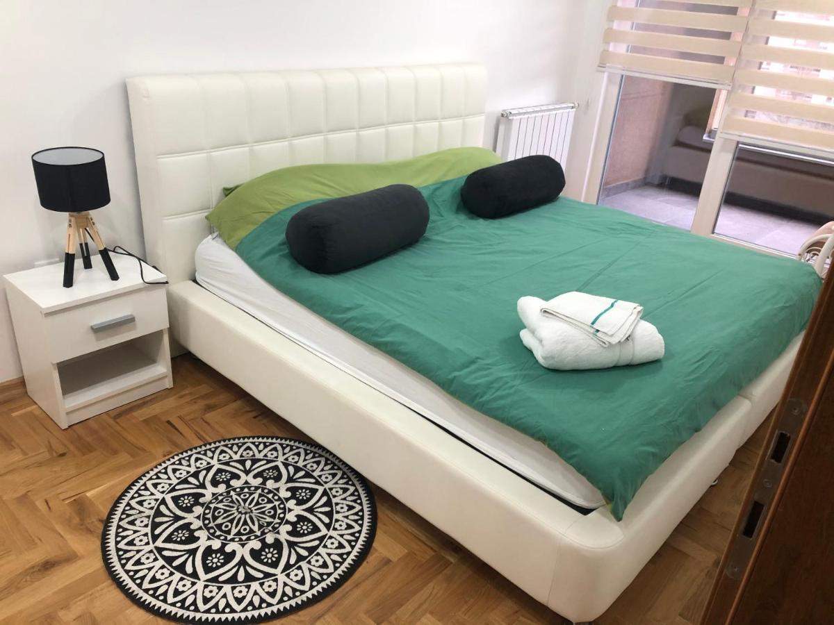 Simanic Appartment Сараево Екстериор снимка